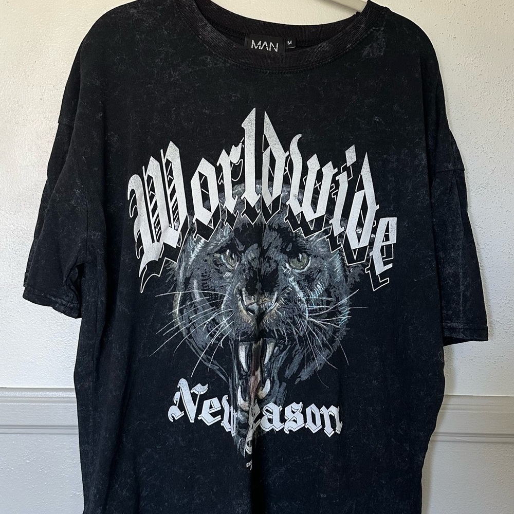 graphic tee